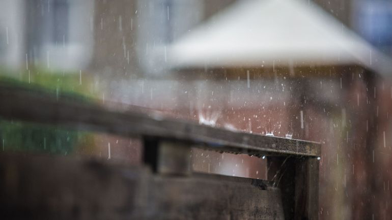 Météo en Belgique : fortes pluies attendues ce mardi avec toujours beaucoup de vent