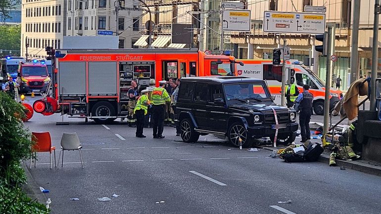 Allemagne : une voiture fonce dans la foule à Stuttgart, plusieurs blessés