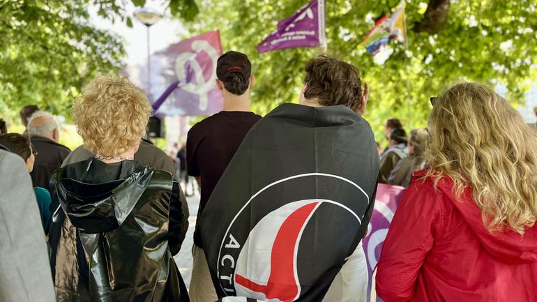 Plusieurs centaines de personnes réunies à Bruxelles et à Liège contre la montée de l'extrême droite en France