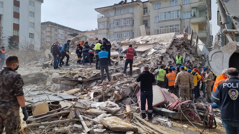 Séismes en Turquie : des hôpitaux sont évacués à Istanbul à cause des tremblements de terre