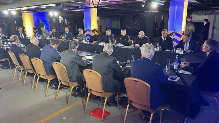 Dans un bunker de Kiev, Bart De Wever et dix patrons du secteur de la Défense font du business pour protéger l'Europe