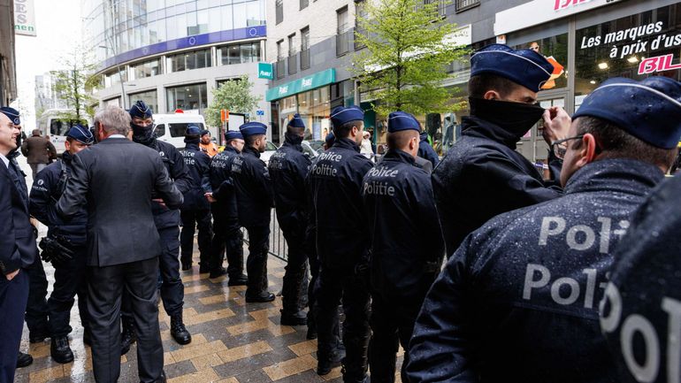 La conférence d'extrême-droite à Bruxelles finalement pas interrompue, mais restreinte d'accès