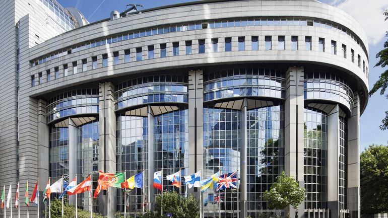 La justice belge a ouvert une enquête sur un réseau d'influence russe visant le Parlement européen, annonce Alexander De Croo