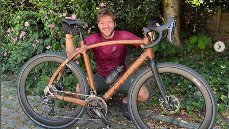 A 23 ans, Giorgio est le premier à se lancer dans un tour du monde avec un vélo en bois!