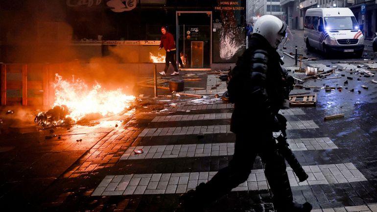 Bruxelles : jugement reporté pour un émeutier de la première marche contre les mesures covid