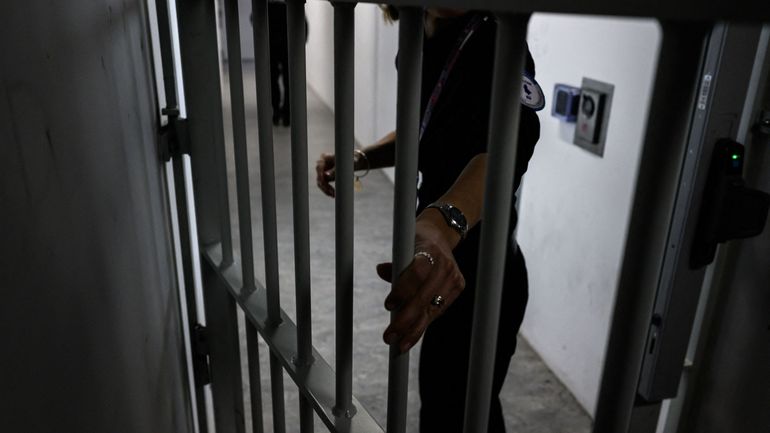France : un prisonnier s'évade caché dans le sac de son codétenu libérable