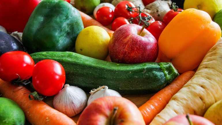 Près d'un Belge sur cinq ne mange pas de fruits et légumes quotidiennement, mais la Belgique est un bon élève européen