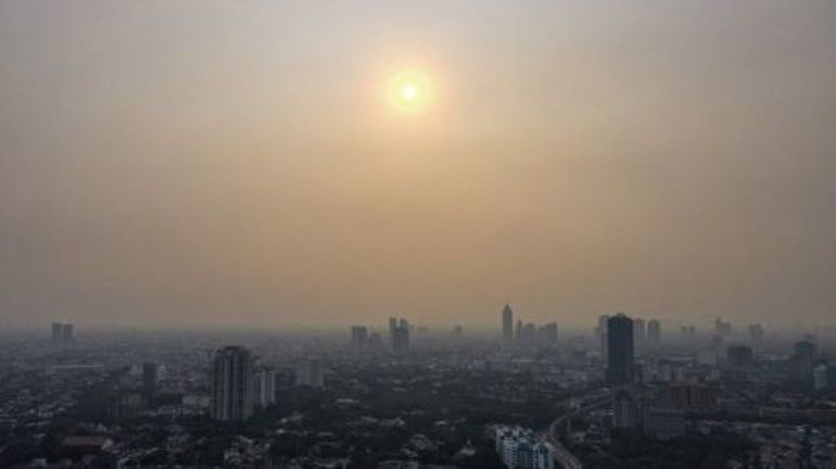 Pic de pollution majeur à Jakarta : le gouvernement accuse le trafic et la météo