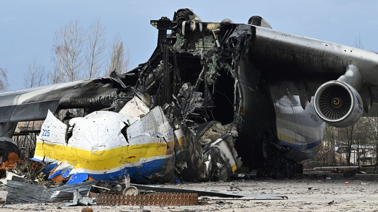 Guerre en Ukraine : deux responsables de l'avionneur Antonov arrêtés pour leur rôle dans la destruction du plus gros avion du monde