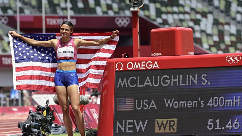 La championne olympique du 400 haies dénonce avec émotion le poids des attentes et des réseaux sociaux, "c'est toxique"