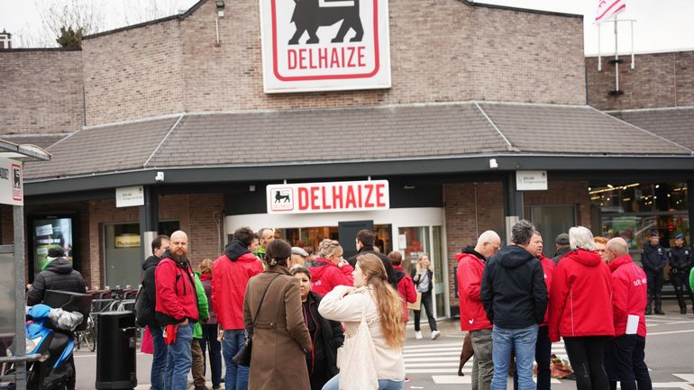 Les piquets de grèves des magasins Delhaize ne pouvaient pas être levés à travers une procédure unilatérale estime la Cour constitutionnelle