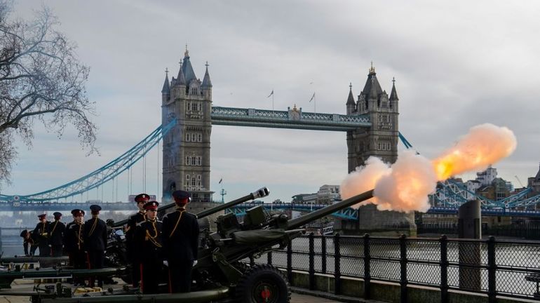 70 ans de règne d'Elizabeth II : les coups de canon tonnent depuis le centre de Londres