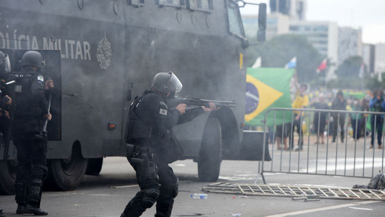 Brésil : une tentative de putsch qui révèle la fracture entre l'armée et le pouvoir