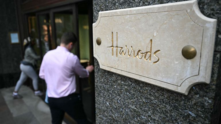 Violences sexuelles : 60 femmes accusent désormais l'ex-propriétaire de Harrods Mohamed Al-Fayed