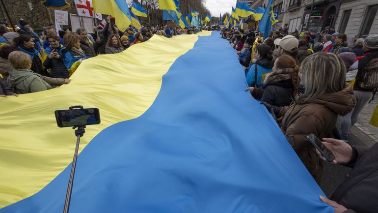 Une marche en solidarité à l'Ukraine réunit quelque 3.500 personnes à Bruxelles