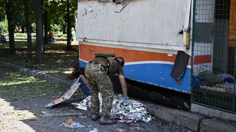 Guerre en Ukraine : trois journalistes victimes d'une frappe russe, cinq morts dans des bombardements ukrainiens