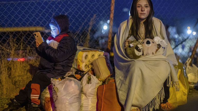 Guerre en Ukraine : les Polonais accueillent les réfugiés ukrainiens, au nom de leur histoire commune