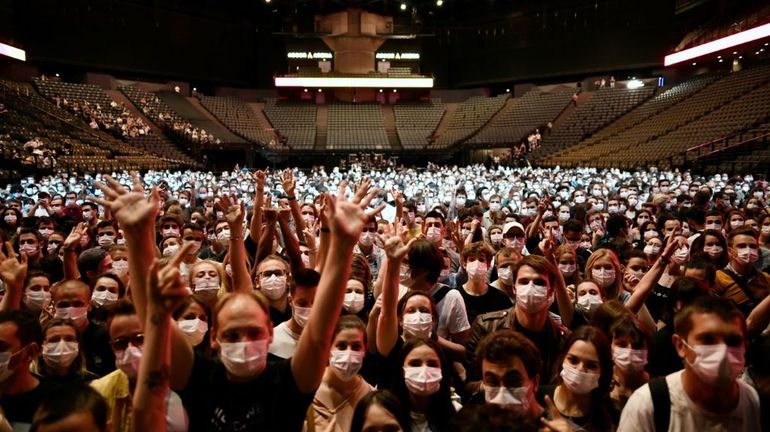 Covid: Indochine en concert à Bercy avec 5000 personnes pour faire avancer la science