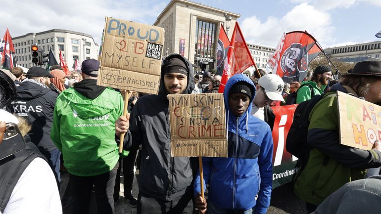 Des centaines de personnes se mobilisent à Bruxelles contre le racisme