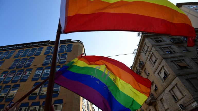 Italie : manifestation à Milan contre des restrictions aux droits de parents homosexuels