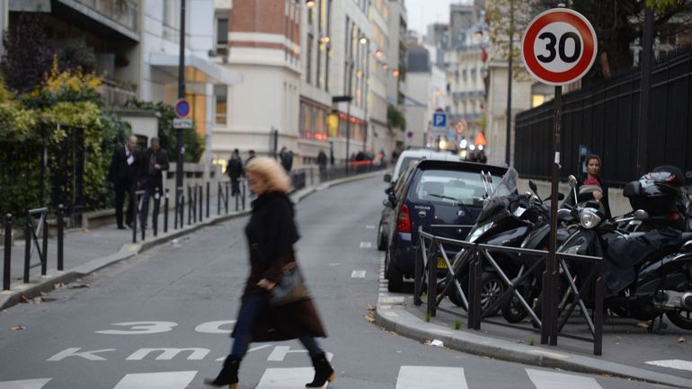 France : la circulation limitée à 30 km/h dans presque tout Paris dès fin août