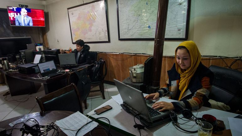 À Kaboul, le nombre de femmes journalistes drastiquement réduit sous les talibans