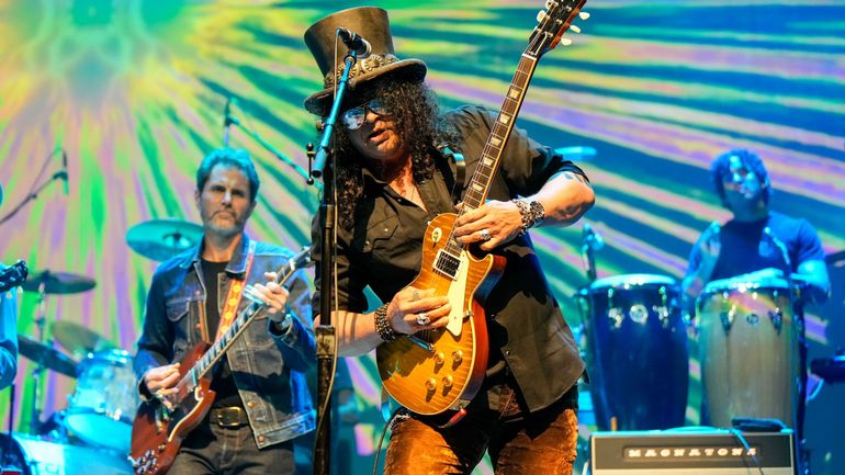 Slash plonge dans le blues avec un album live et un film du S.E.R.P.E.N.T. Festival