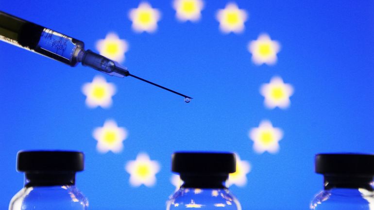 Coronavirus : le parquet européen enquête sur l'achat de vaccins contre le Covid par l'UE