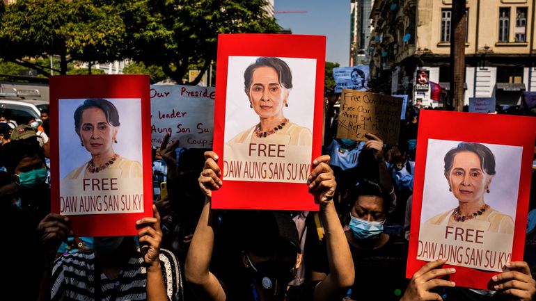Birmanie : la junte contraint au silence l'avocat d'Aung San Suu Kyi