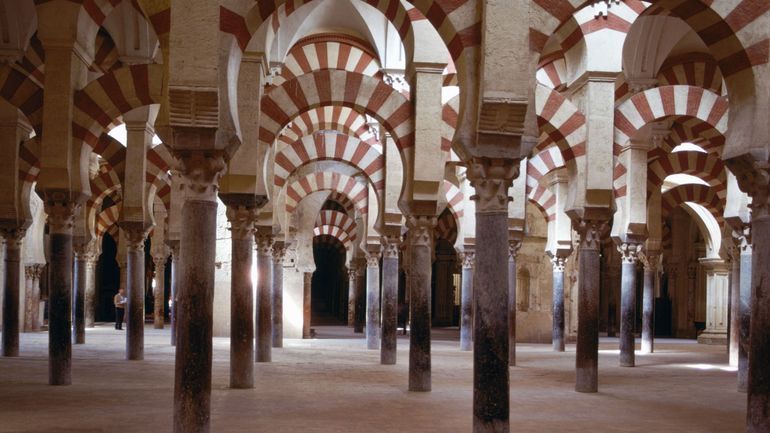 Espagne: incendie en cours à la mosquée-cathédrale de Cordoue