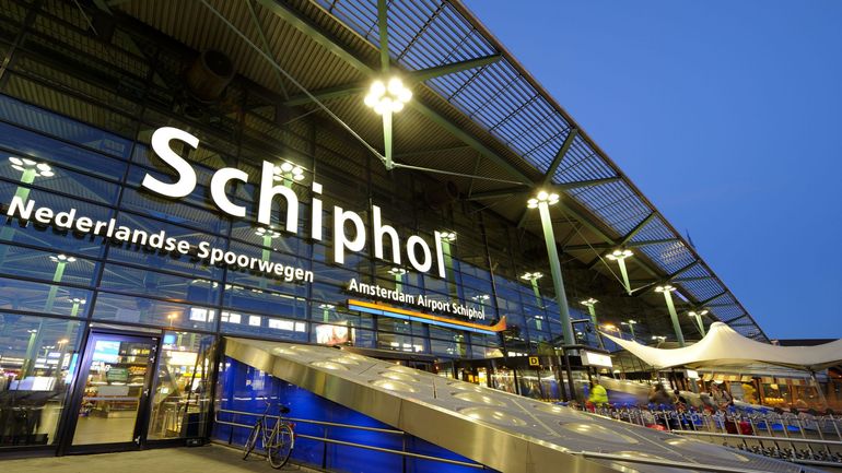 Pays-Bas : une centaine de vols annulés à l'aéroport de Schiphol, en raison de fortes rafales de vent