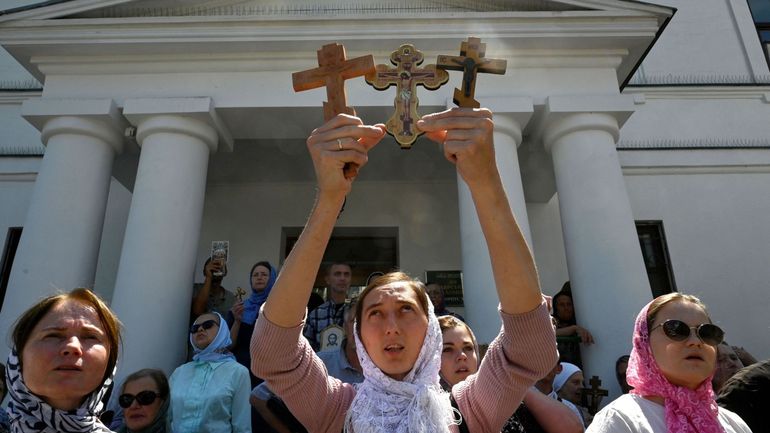Ukraine : échauffourées à Kiev entre certains croyants de l'Eglise orthodoxe et la police