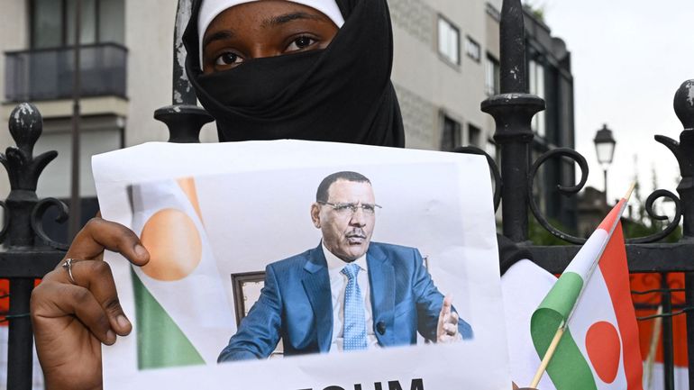 Coup d'Etat au Niger : le président Mohamed Bazoum, séquestré, 