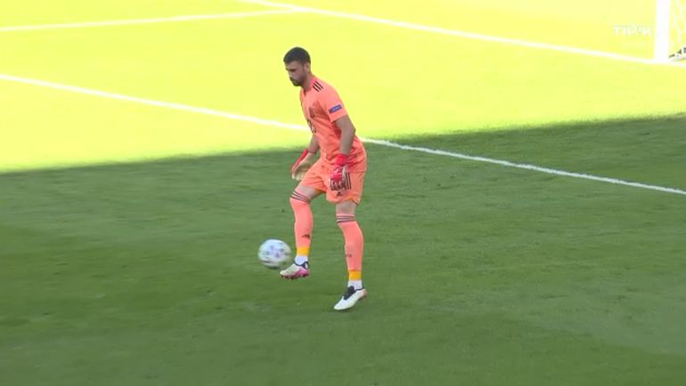 Euro : La bourde monumentale d'Unai Simon qui coûte très cher à l'Espagne contre la Croatie