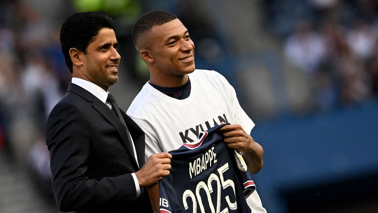 Complètement Foot : Mbappé au PSG pour écrire l'histoire ?