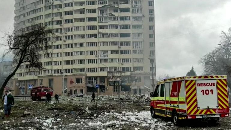 Guerre en Ukraine : 33 morts dans une frappe russe sur deux écoles et des habitations à Tcherniguiv