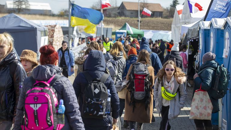 Guerre en Ukraine : plus de 4,9 millions d'Ukrainiens ont fui le pays selon l'ONU