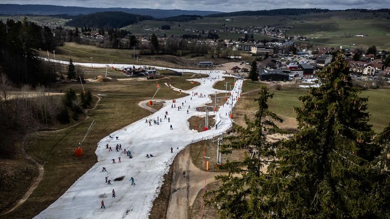 Réchauffement climatique : Métabief, la plus grande station du Jura en France ferme 30% de son domaine skiable