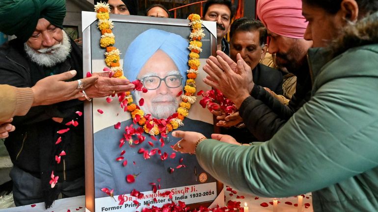 Inde : funérailles nationales de l'ancien Premier ministre Singh se tiennent ce samedi