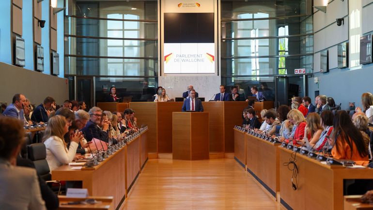 "Politique Fiction" : et si on se passait des partis pour diriger nos institutions politiques ?