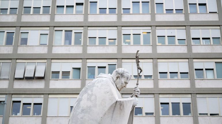 Le pape François fera dimanche sa première apparition publique depuis une fenêtre de l'hôpital Gemelli de Rome