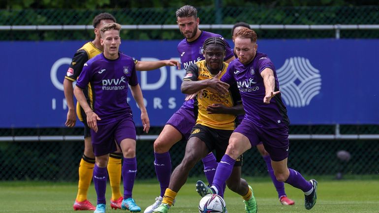 Anderlecht cartonne à Roda, l'Union de justesse à Deinze