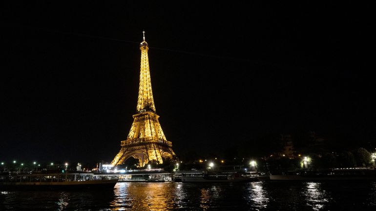 Deux touristes américains passent clandestinement la nuit dans la Tour Eiffel