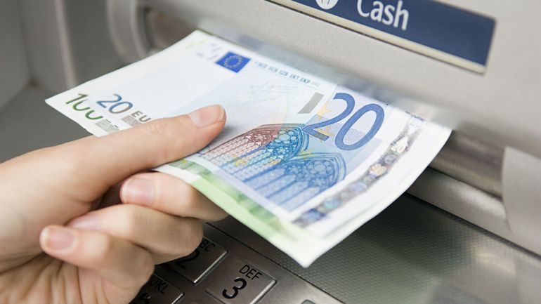 Les distributeurs de billets toujours moins nombreux en Wallonie, selon l'Iweps
