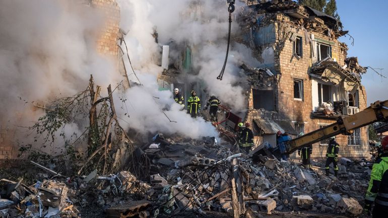 Guerre en Ukraine : importantes frappes russes sur plusieurs régions, au moins un mort