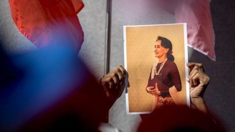 Coup d'État en Birmanie : le dénouement du procès-fleuve d'Aung San Suu Kyi attendu ce 30 décembre