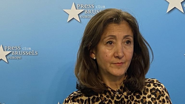 L'ex-otage Ingrid Betancourt à propos d'Olivier Vandecasteele détenu en Iran : 