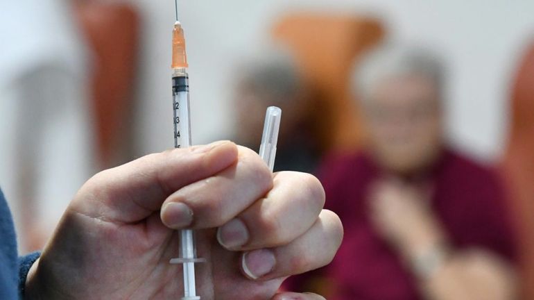 En France, les résidents des maisons de repos recevront une 3e dose de vaccin à partir du 13 septembre