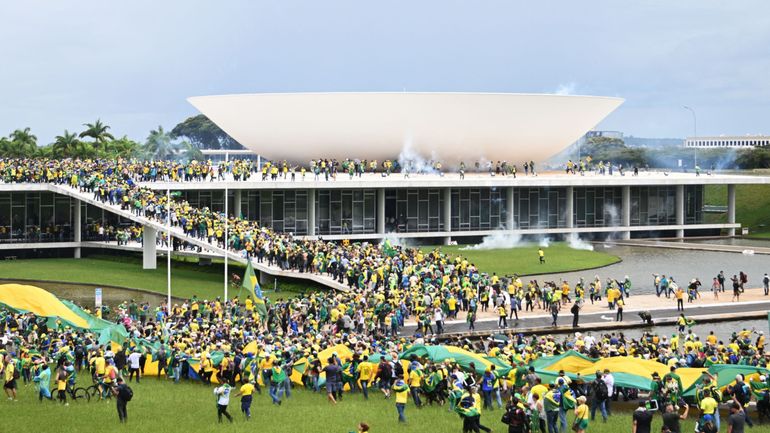 Brésil : Lula renvoie 40 militaires affectés à la résidence présidentielle