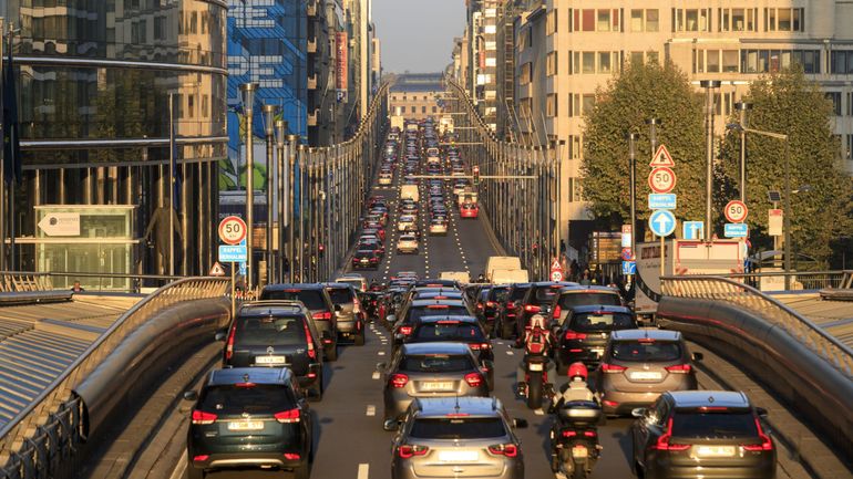 Uber illégal à Bruxelles : les tunnels Cinquantenaire et Loi bloqués à la suite d'une action de chauffeurs